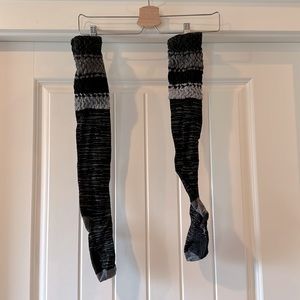 Smartwool over the knee socks, Black/Grey, Size Med EUC